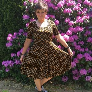 Meet your Posher, Liz! 🌹🌹